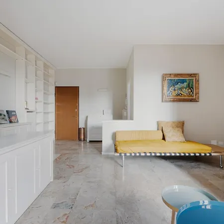 Guesthost - Naba Elegant & Spacious With 3 Balconies Lägenhet Milano