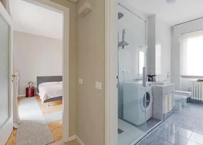 Guesthost - Naba Elegant & Spacious With 3 Balconies *