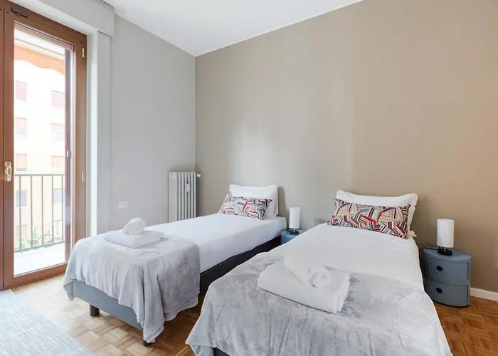 Guesthost - Naba Elegant & Spacious With 3 Balconies Apartment *