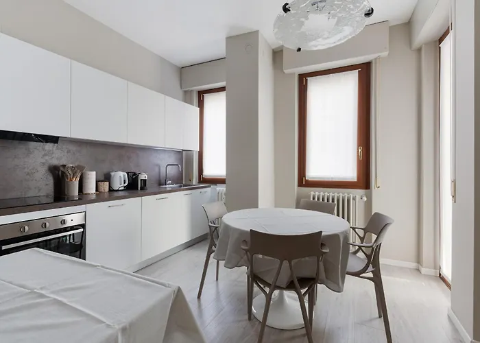 Apartment Guesthost - Naba Elegant & Spacious With 3 Balconies *