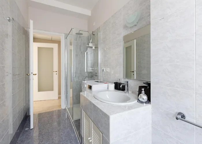 Apartment Guesthost - Naba Elegant & Spacious With 3 Balconies Milan